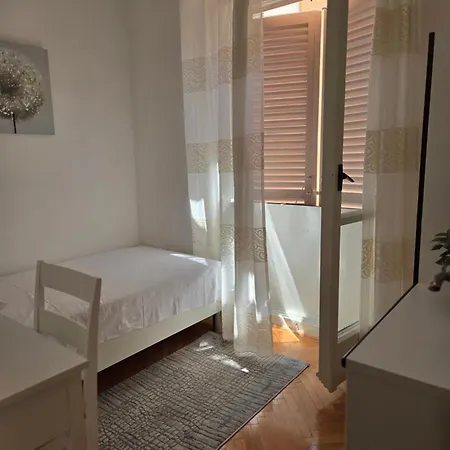 Centar Lägenhet *